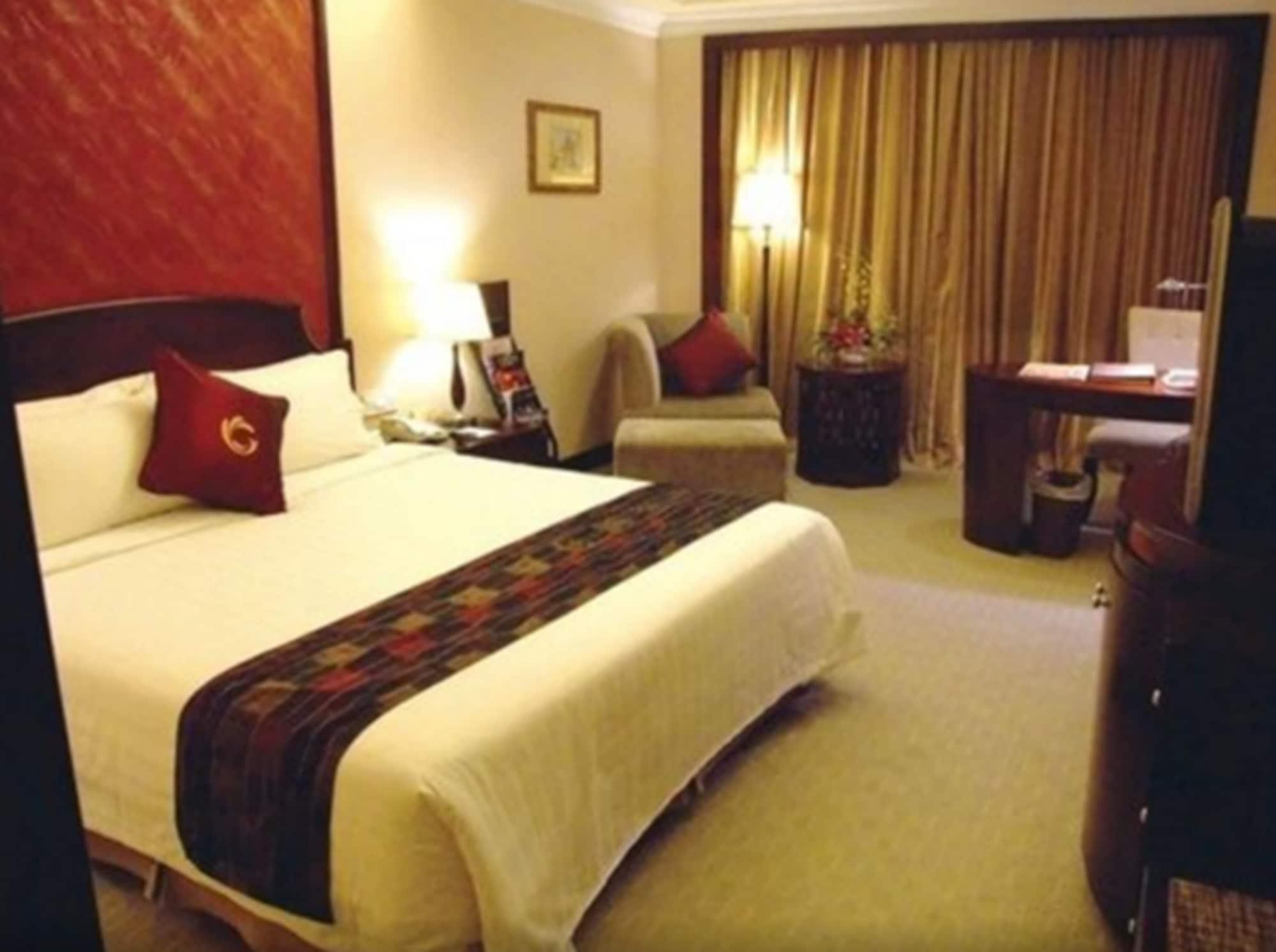 The Royal Marina Plaza Hotel Гуанджоу Екстериор снимка
