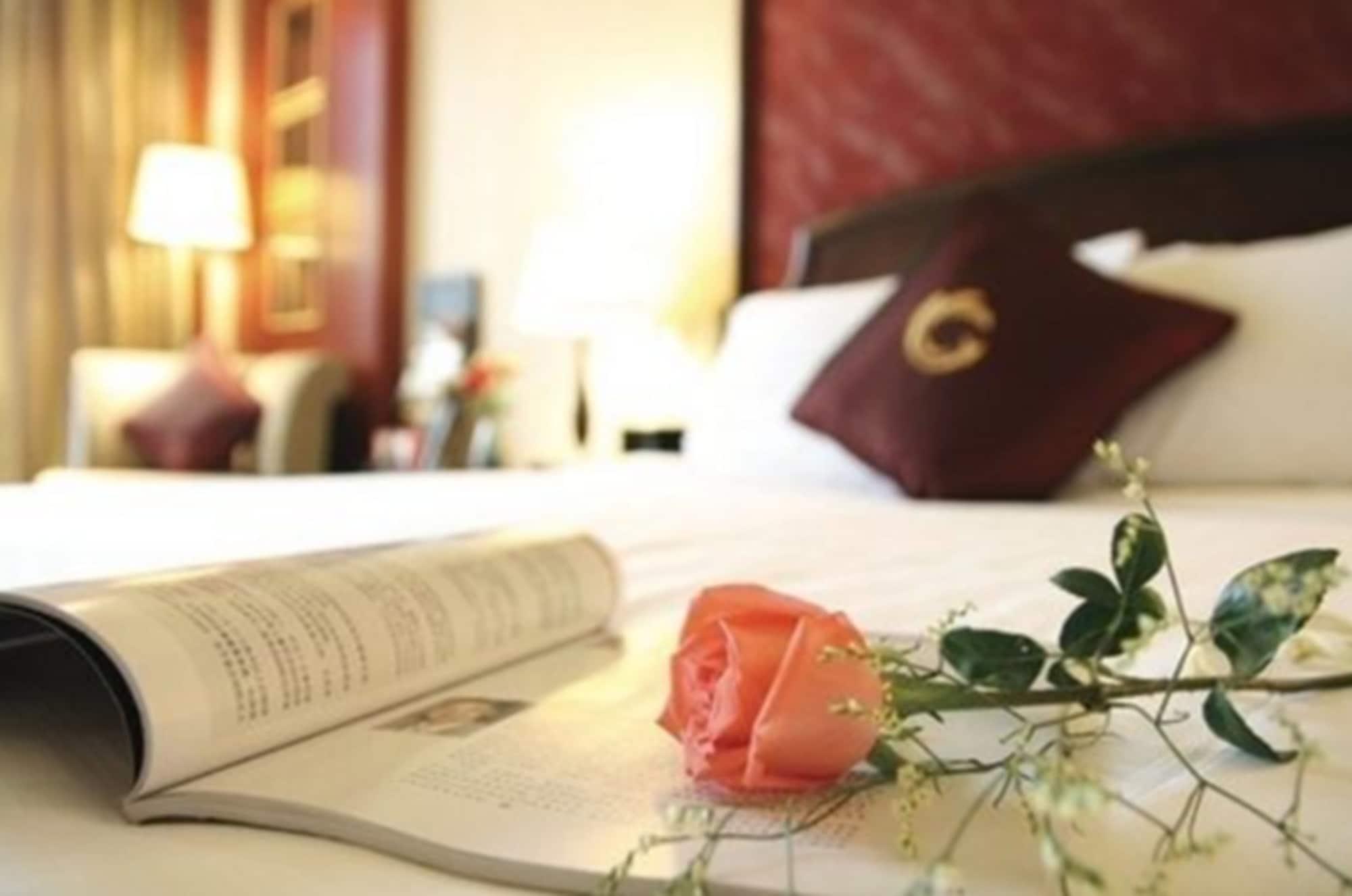 The Royal Marina Plaza Hotel Гуанджоу Екстериор снимка