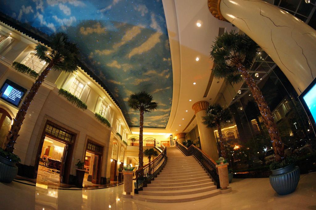 The Royal Marina Plaza Hotel Гуанджоу Екстериор снимка