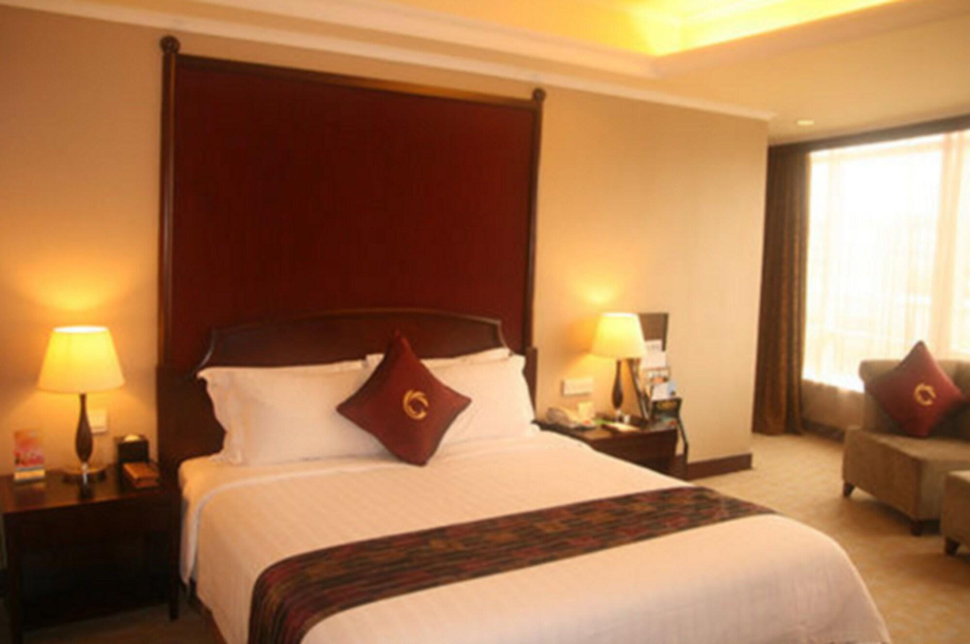 The Royal Marina Plaza Hotel Гуанджоу Екстериор снимка