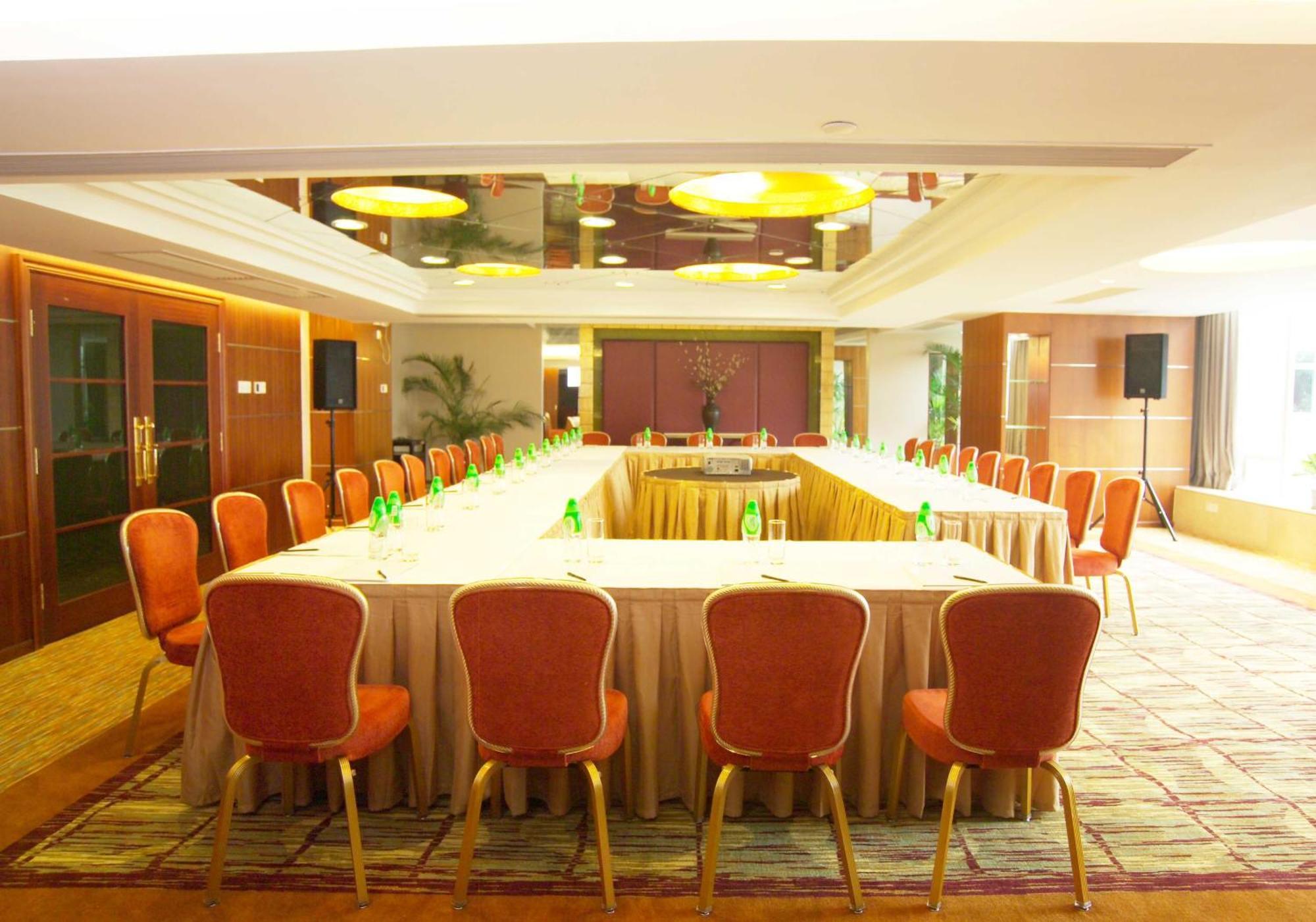 The Royal Marina Plaza Hotel Гуанджоу Екстериор снимка