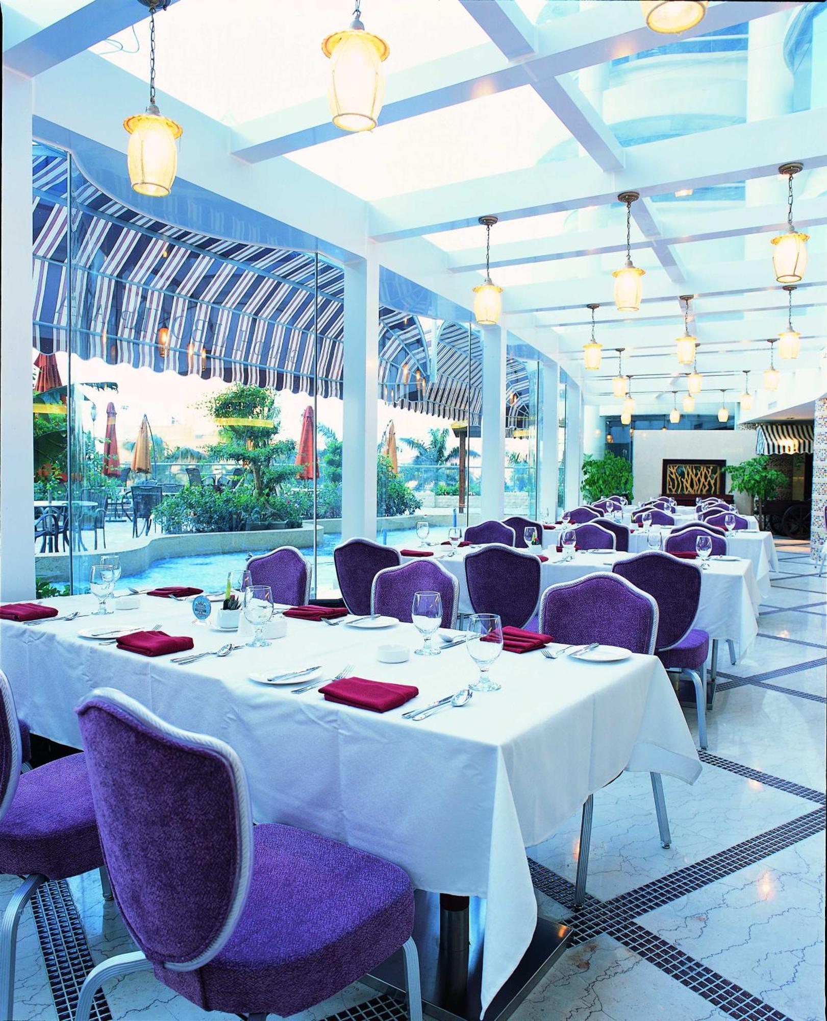 The Royal Marina Plaza Hotel Гуанджоу Екстериор снимка