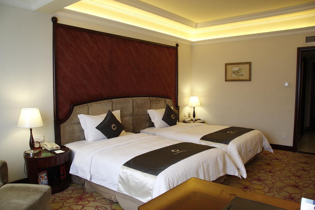 The Royal Marina Plaza Hotel Гуанджоу Екстериор снимка
