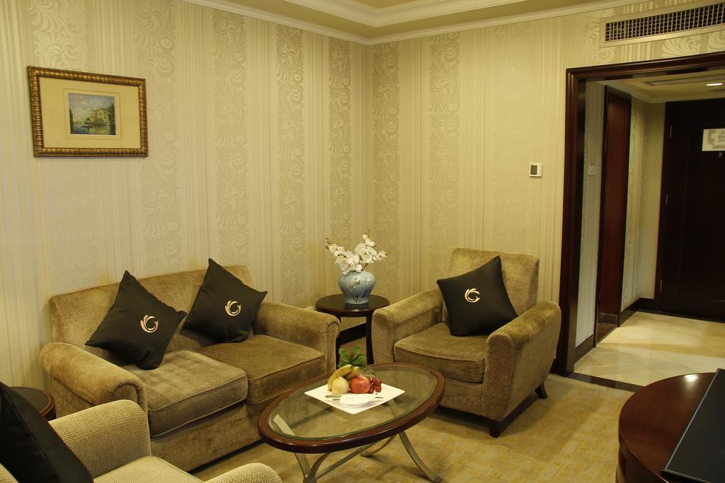 The Royal Marina Plaza Hotel Гуанджоу Екстериор снимка