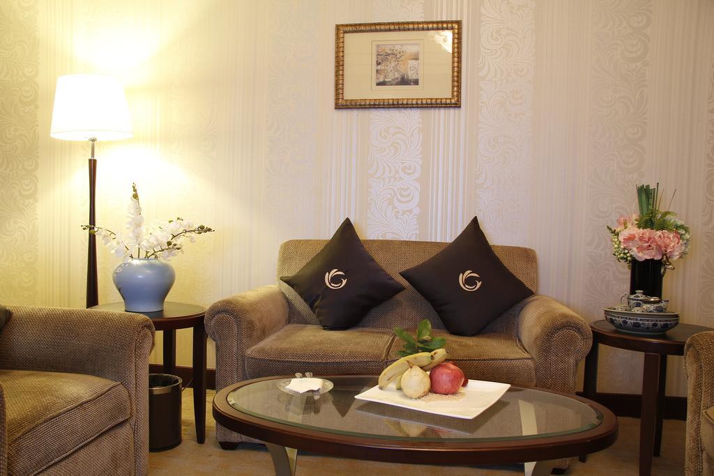 The Royal Marina Plaza Hotel Гуанджоу Екстериор снимка