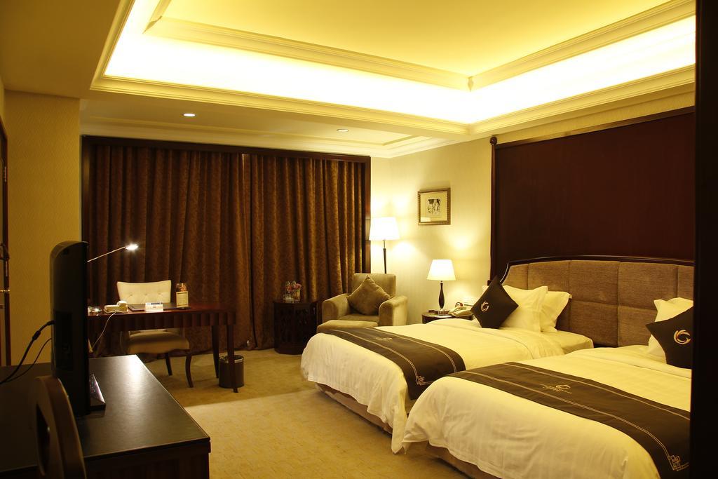The Royal Marina Plaza Hotel Гуанджоу Екстериор снимка
