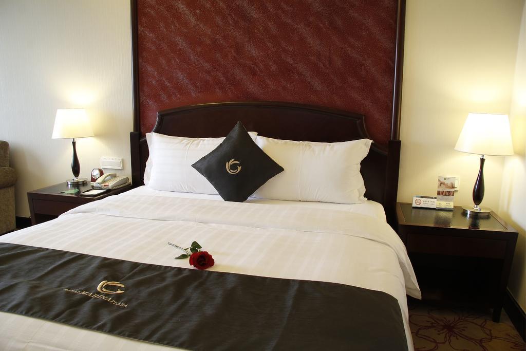 The Royal Marina Plaza Hotel Гуанджоу Екстериор снимка