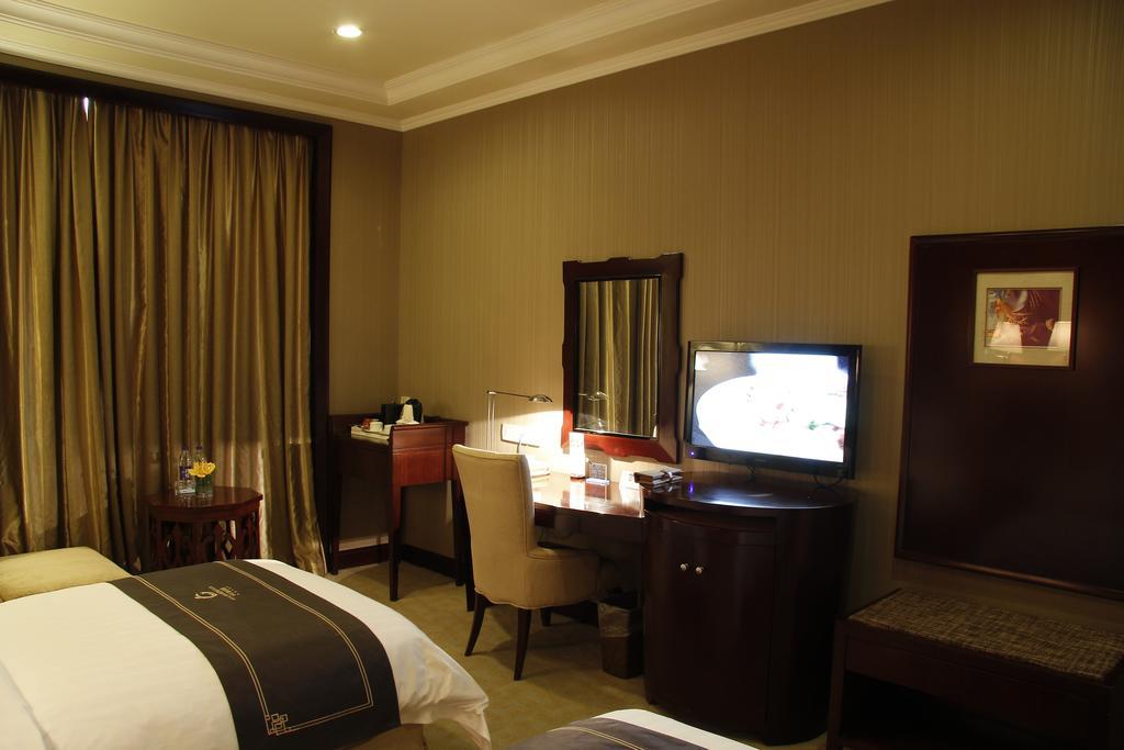 The Royal Marina Plaza Hotel Гуанджоу Екстериор снимка