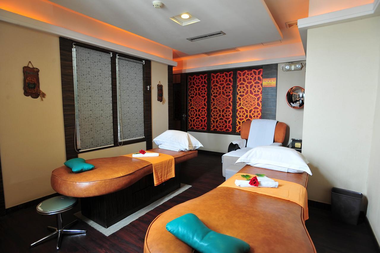 The Royal Marina Plaza Hotel Гуанджоу Екстериор снимка