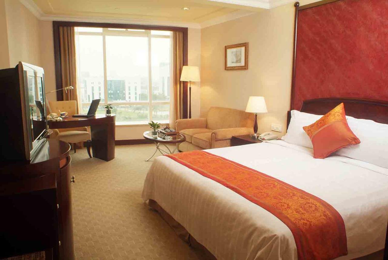 The Royal Marina Plaza Hotel Гуанджоу Екстериор снимка