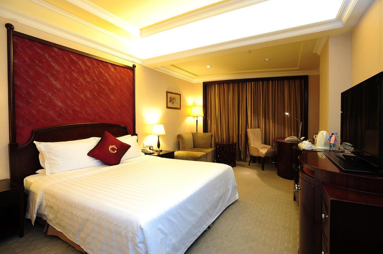 The Royal Marina Plaza Hotel Гуанджоу Екстериор снимка