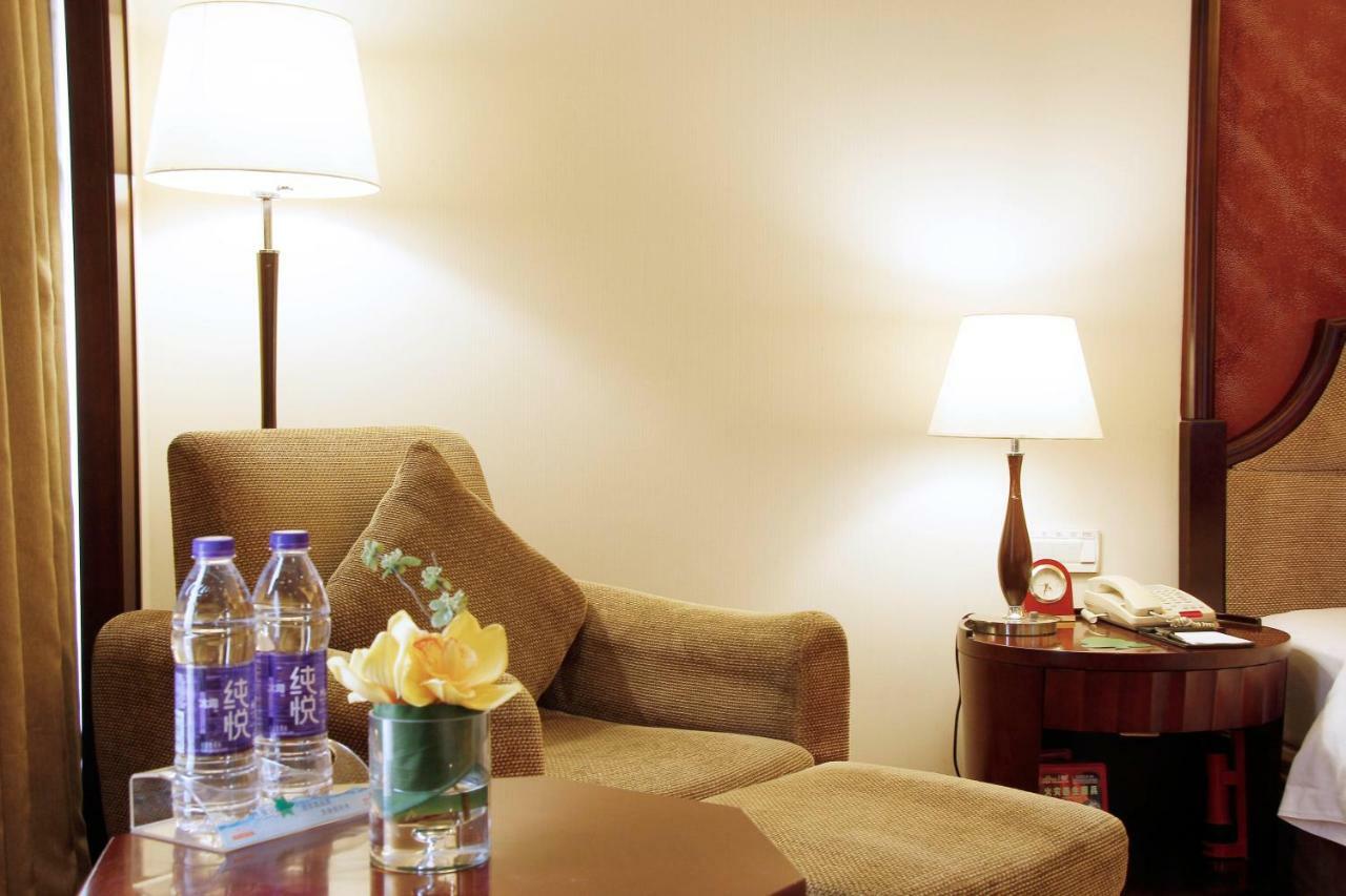 The Royal Marina Plaza Hotel Гуанджоу Екстериор снимка