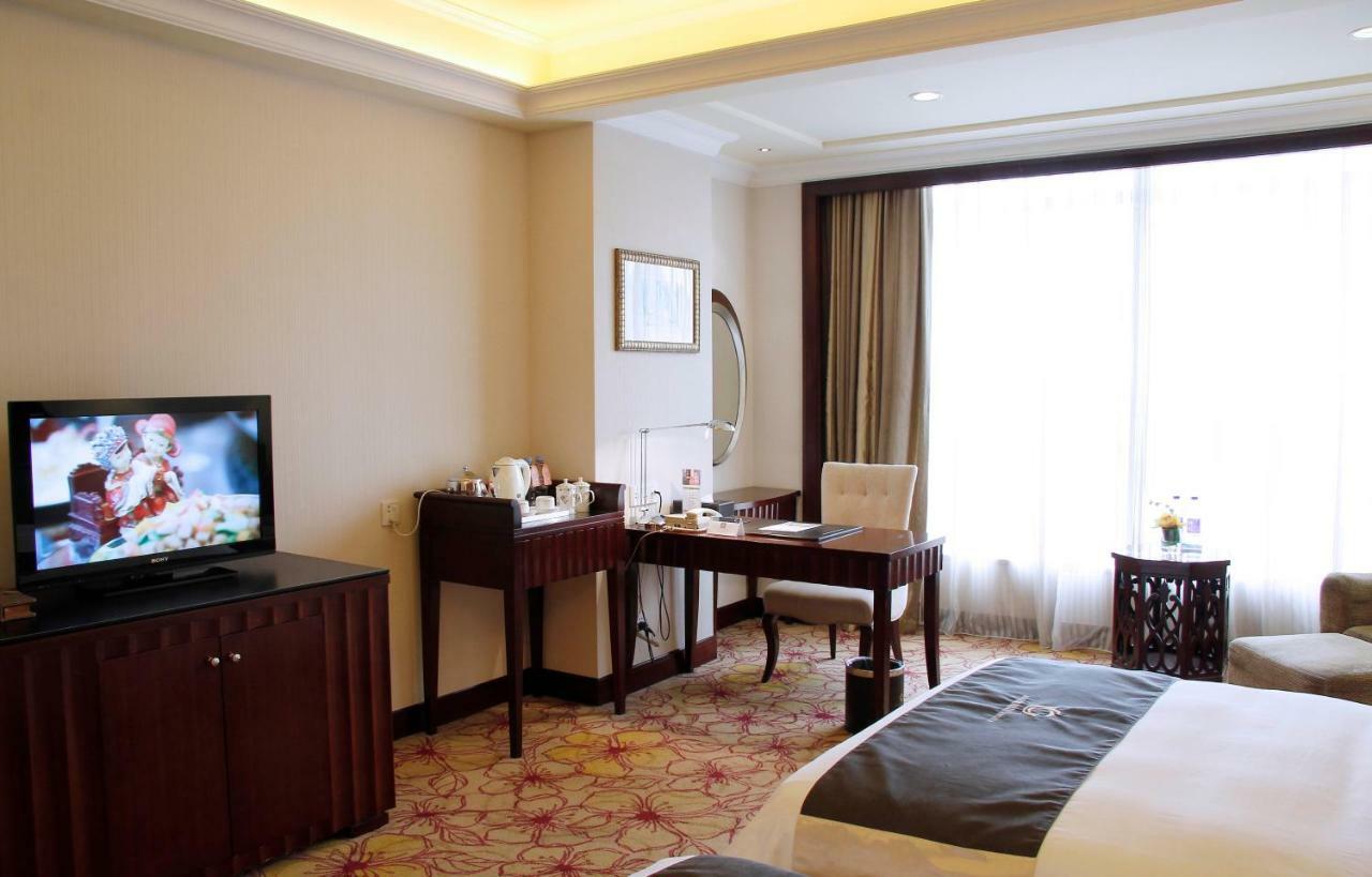 The Royal Marina Plaza Hotel Гуанджоу Екстериор снимка