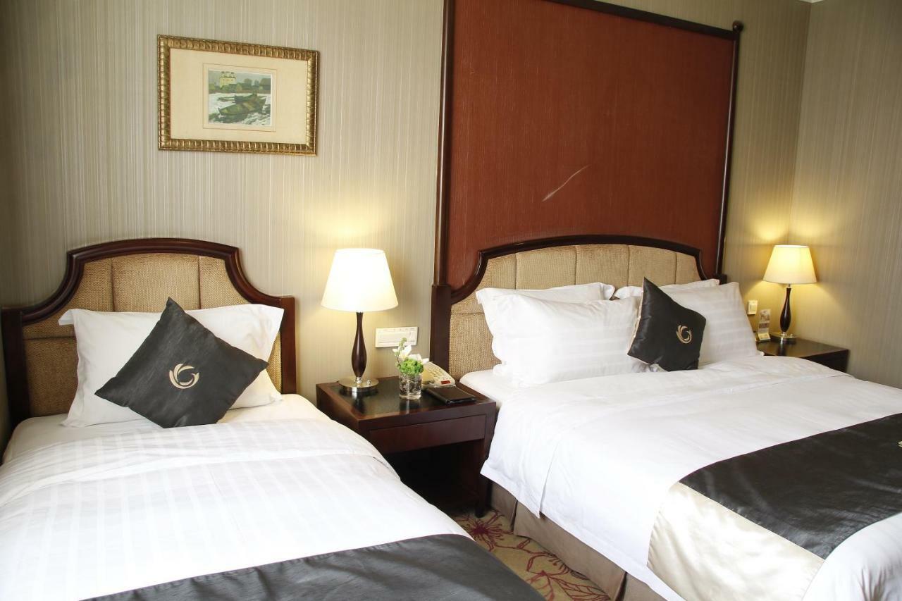 The Royal Marina Plaza Hotel Гуанджоу Екстериор снимка